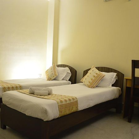 River Breeze Home A Comfort Stay Guwahati Exterior foto