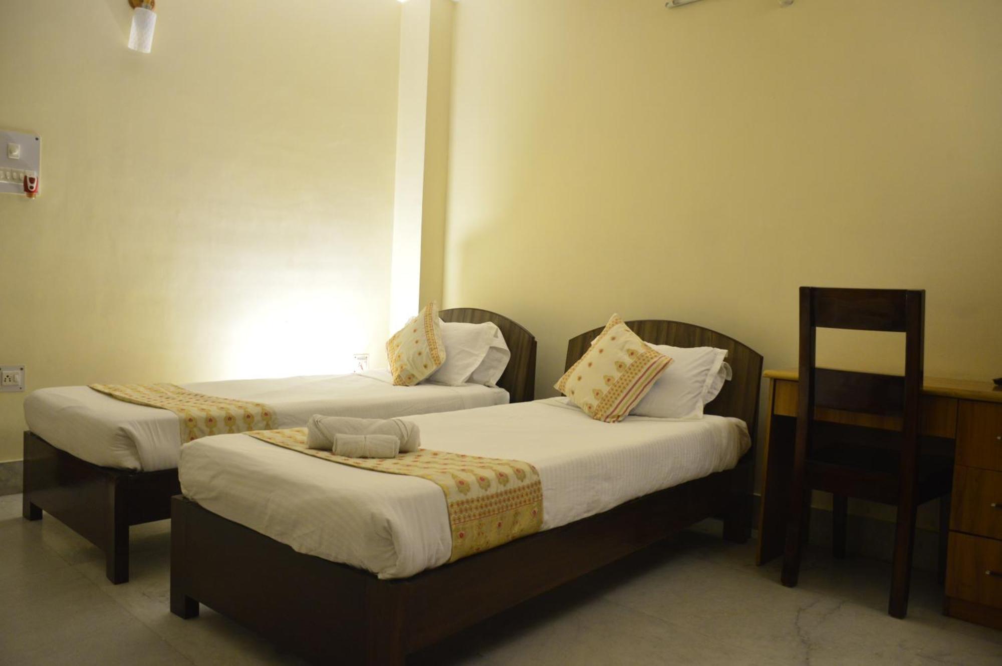River Breeze Home A Comfort Stay Guwahati Exterior foto