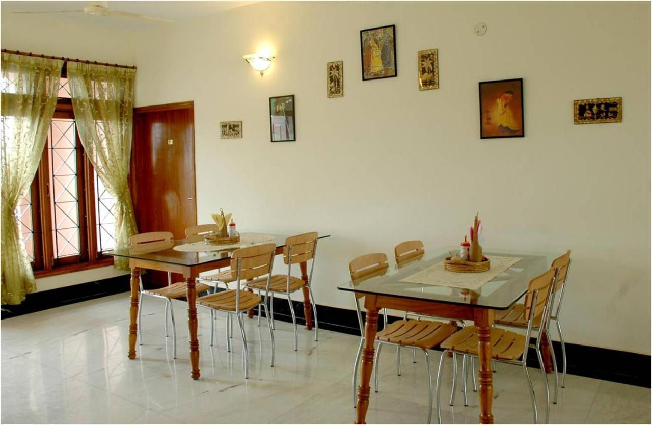 River Breeze Home A Comfort Stay Guwahati Exterior foto