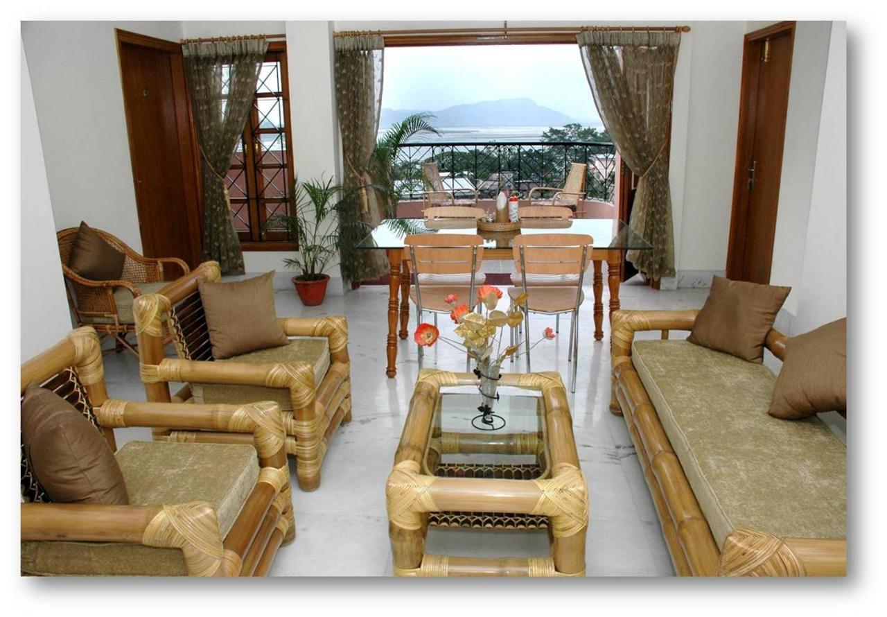 River Breeze Home A Comfort Stay Guwahati Exterior foto